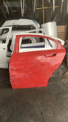 Mercedes a serisi w176 2012-2018 sol arka kapı