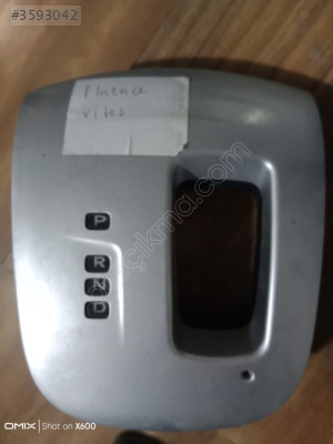 Renault Fluence  otomatik vites çerçevesi orijinal