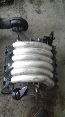 Audi a4,audi a6 emme manifoldu 2.4-2.8 benzinli çıkma