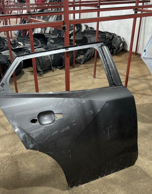 Peugeot 2008 SAĞ ARKA KAPI ÇIKMA