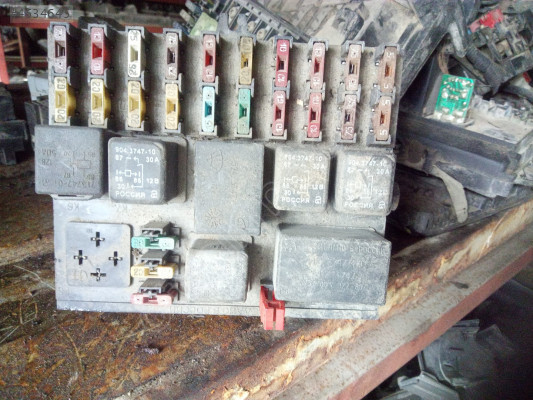 Lada vega sigorta kutusu