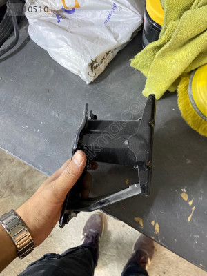 Toyota corolla arka tampon demir ayağı