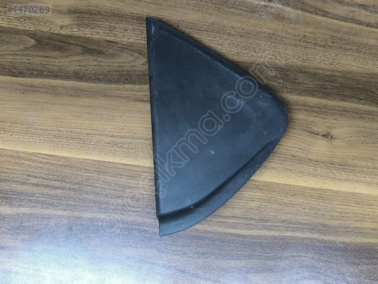 Peugeot 301 Sol Arka Kapı Üçgen Plastik  9675436480