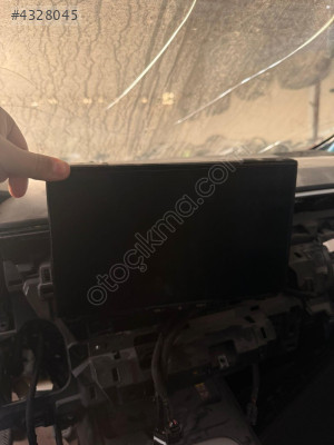 TOYOTA COROLLA MULTİMEDYA EKRAN ORİJİNAL SÖKME