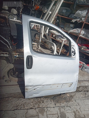 Fiat firoino sağ ön kapı