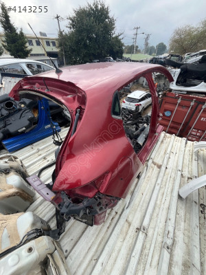 RENAULT CLİO 4 SAĞ ARKA ÇAMURLUK