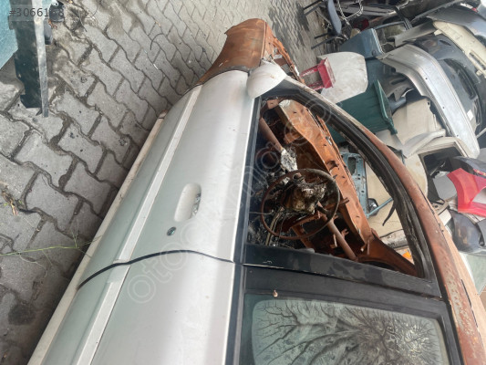 Kia Rio sol ön kapı beyaz