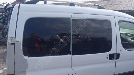 Citroen Berlingo sağ yan camlar eski model