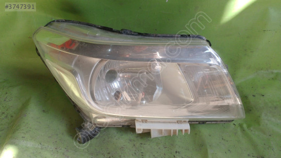 nissan navara sağ ön far