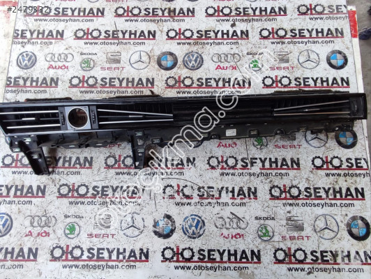 3G1858416 Passat b8 göğüs havalandırmasi sağ