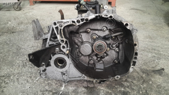 RENAULT MEGANE 2 ŞANZIMAN ÇEVİK OTO ÇIKMA