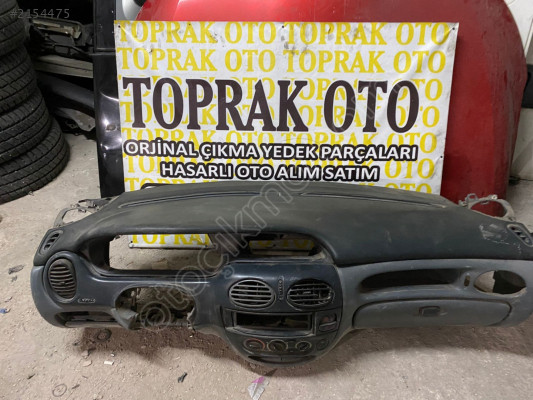 Renault megane 1 çıkma dolu göğüs