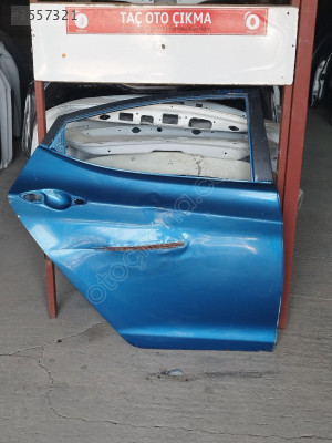 Hyundai Elantra çıkma sağ arka kapı