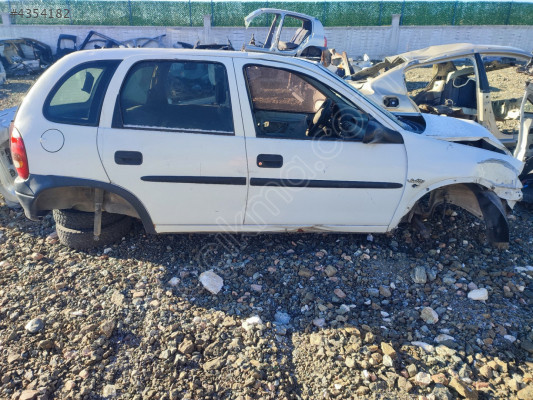 OPEL CORSA B SAĞ ÖN ARKA KAPI