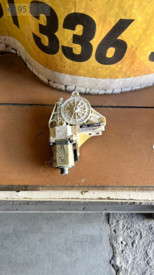 Audi A3 Sağ Ön Cam Motoru - Orijinal Kodu: S006060014C