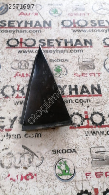 6R0839902 POLO 2012 ARKA SAG KAPI CAM KENARI ÜÇGENİ
