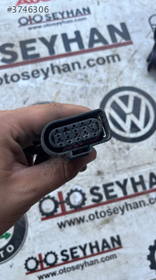 1J0972735 Volkswagen Golf 6 far soketi