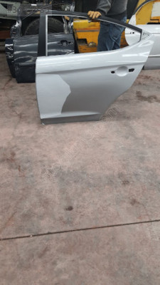 HYUNDAİ ELANTRA 20/24  SOL ARKA KAPI SEFALILAR OTO CIKMA