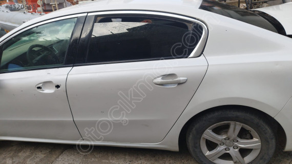 Peugeot 508 2011 sol arka kapı