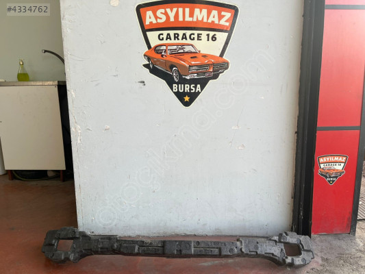 AUDİ A3 ÖN TAMPON KÖPÜĞÜ ORJİNAL 8V0807550A