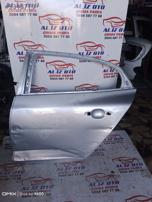 Renault Megane 4 sol arka kapı