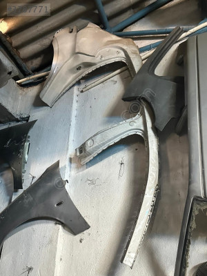 PEUGEOT 208 SAĞ ARKA ÇAMURLUK VE FRENKART ÇIKMA ORJİNAL TEMSAN