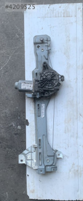 peugeot 301 sağ arka kapı cam krikosu