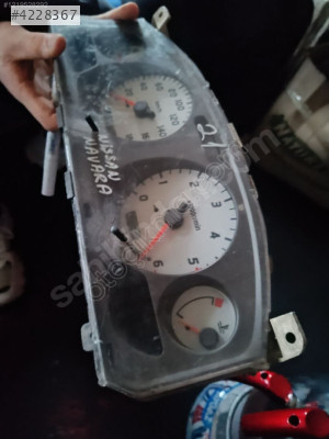 Nissan Navara km saati