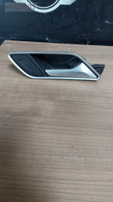 8V3837020 B AUDİ A3 SAĞ ARKA KAPI İÇ AÇMA KOLU