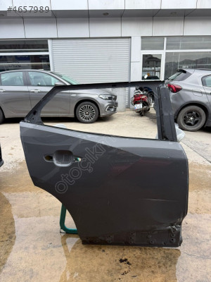 PEUGEOT 2008 SAĞ ARKA KAPI