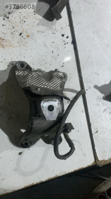 8K0199388 audi a4 a5 passat b8 sağ motor kulağı
