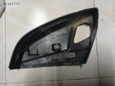 232635389 Q7 Ayna Alt Kapağı