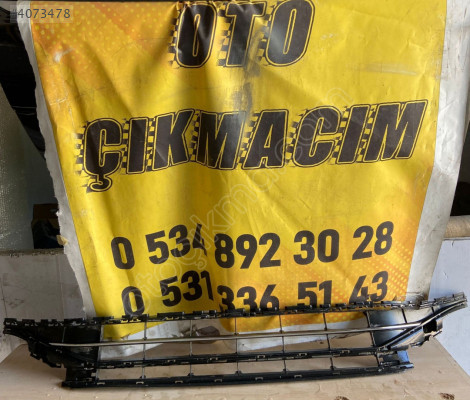 Passat b8 ön tampon orta ızgara 3G0853677A