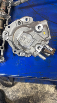 Audi A3 Modeline Uygun 04b130755 k Kodlu Mazot Pompası