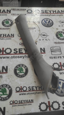5K0867234C VW Golf 6 sağ ön direk kaplaması
