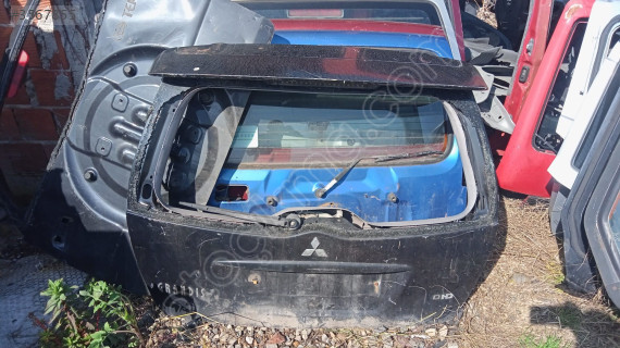 Mitsubishi grandis bagaj kapağı yedek parça