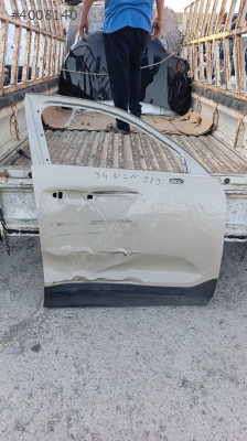 VOLVO XC40 SAĞ ÖN KAPI ORJ ÇIKMA