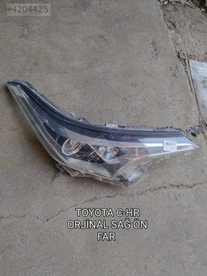 TOYOTA C-HR ORJİNAL SAĞ ÖN FAR AZ HASARLI 2016-2019