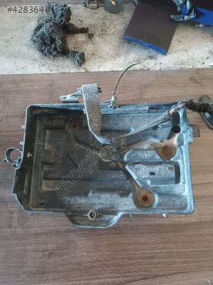 FİAT Doblo2013 akü ayağı/akü altı/akü alt tutucu Braketi 51827907