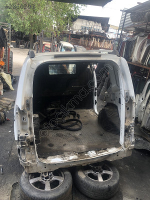 FORD COURİER KAPALI KASA TAVAN ARKA