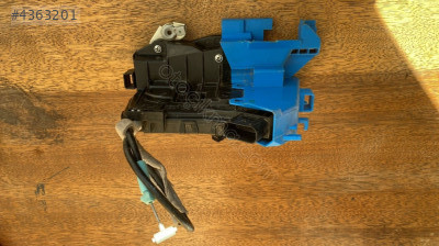 HYUNDAİ TUCSON SAĞ ÖN KAPI KİLİDİ 81320N7000