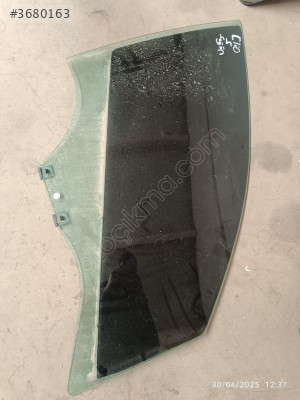 Renault Clio ve sağ ön cam