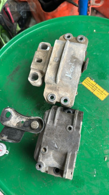 2010 VW CADDY ÇIKMA ORJİNAL MOTOR KULAGI