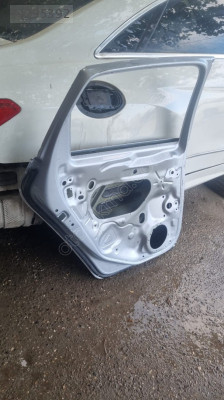 Wolksvagen polo 2018 model sol arka kapi