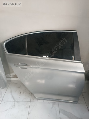 Passat B8 sağ arka kapı