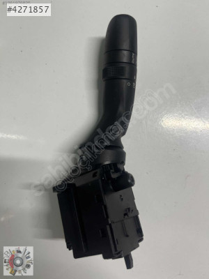 17J910 TOYOYA YARİS FAR SİNYAL KOLU