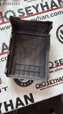 1K0937132 vw tiguan 2015 sigorta kutusu kapağı