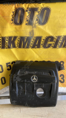 Mercedes w176 motor üst koruma kapağı