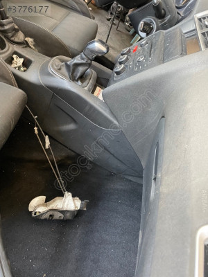 Citroën C4 sağ ön kapı kilidi