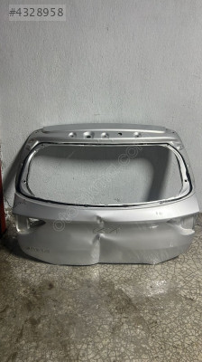 Kia stonic bagaj kapağı